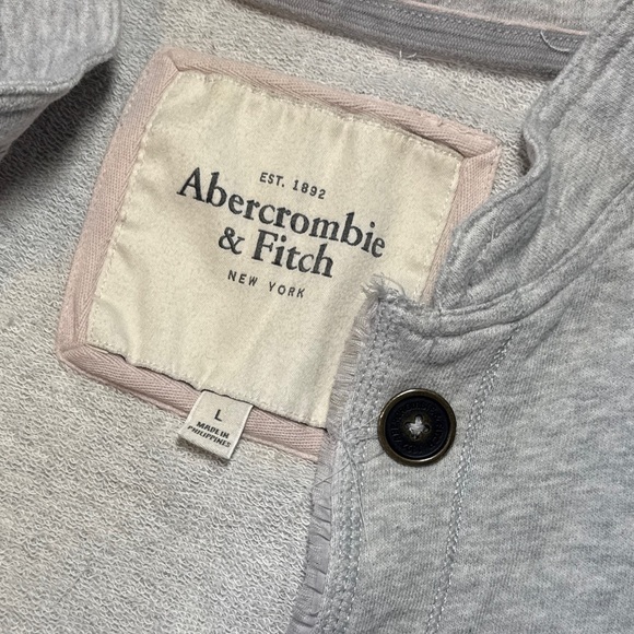 vintage y2k abercrombie & fitch gray ruffle button‑up sweater – size medium - Picture 3 of 4